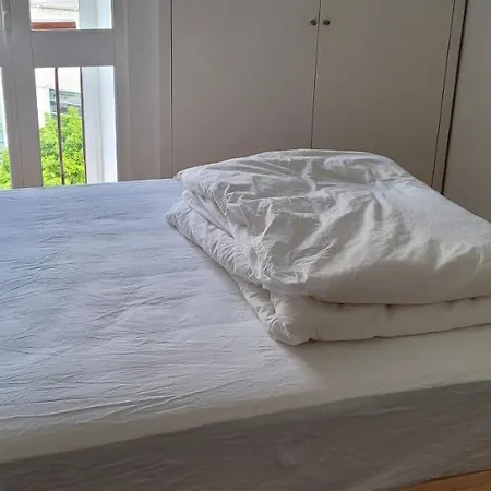 Comfy Near Metro * Lisbon
