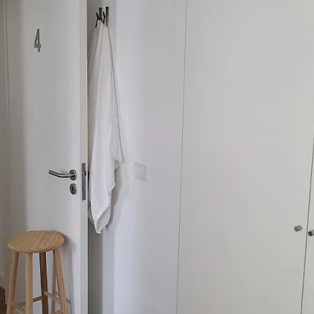 Comfy Near Metro Lisbon