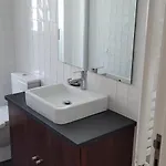 Проживання в сім'ї Comfy Near Metro Лісабон