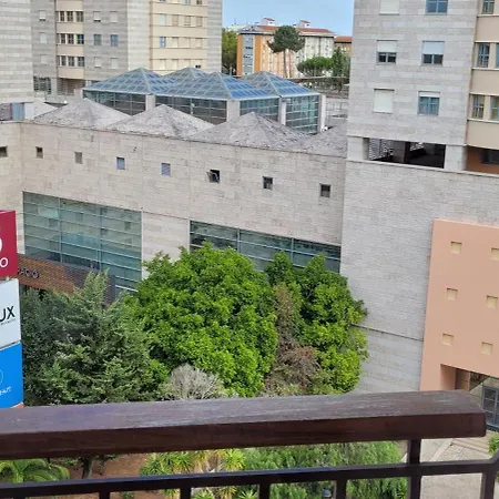 Comfy Near Metro Lissabon